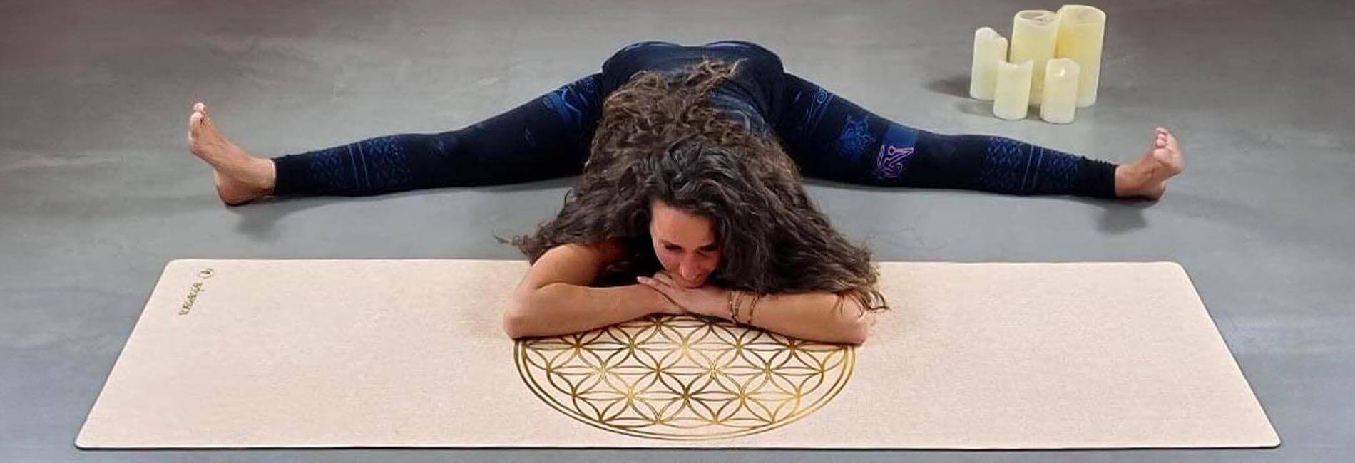 Tapis yoga ecologique caoutchouc naturel et surface chanvre, design fleur de vie or | Achamana