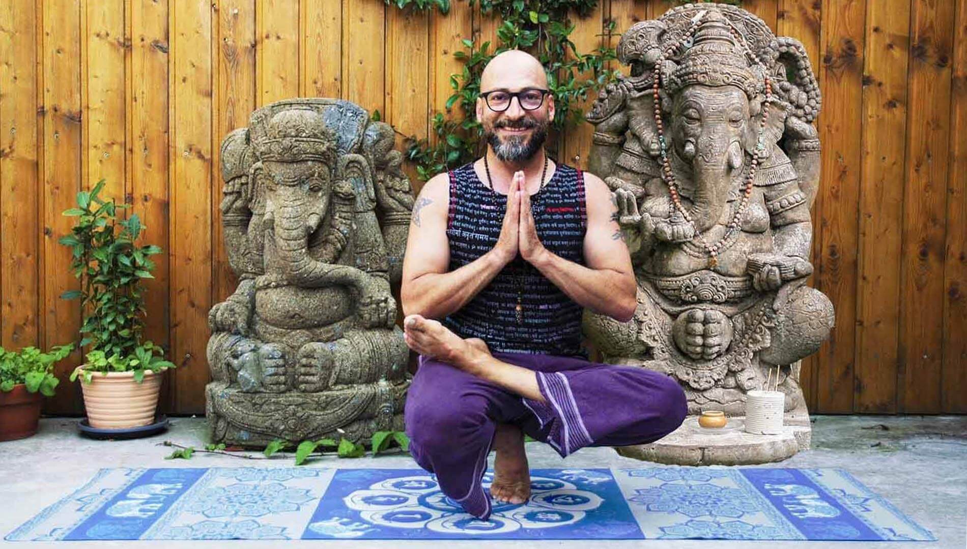 Tapis de yoga de voyage - yoga Lille - Achamana - posture namasté avec Ganesh - Boutique yoga