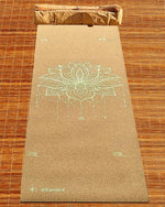 Tapis de yoga en liège et caoutchouc naturel 5 mm Fleur de lotus Or - Vignette | Achamana