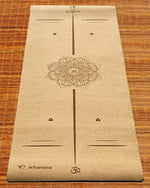 Tapis de yoga liège épais antidérapant tri-plis - Mandala ligne de position gravés - Vignette | Achamana