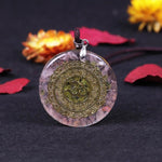 Pendentif orgonite Quartz rose et Olivine - Mandala Om - Vignette | Achamana