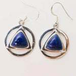 Erhabene Dreieck Ohrringe - Vignette | Achamana