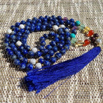 Mala-Halskette mit 7 Chakren aus Lapislazuli - 8 mm AA-Perlen - Vignette | Achamana