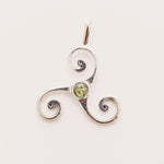 Triskel-Anhänger - Silberschmuck aus Halbedelsteinen - Vignette | Achamana