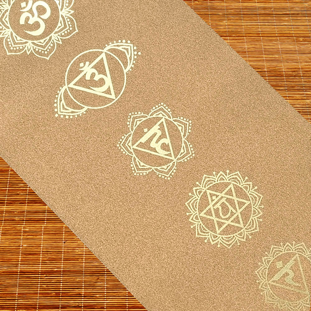 Tapis de yoga liège et caoutchouc naturel 5 mm - Design 7 chakras imprimés Or | Achamana