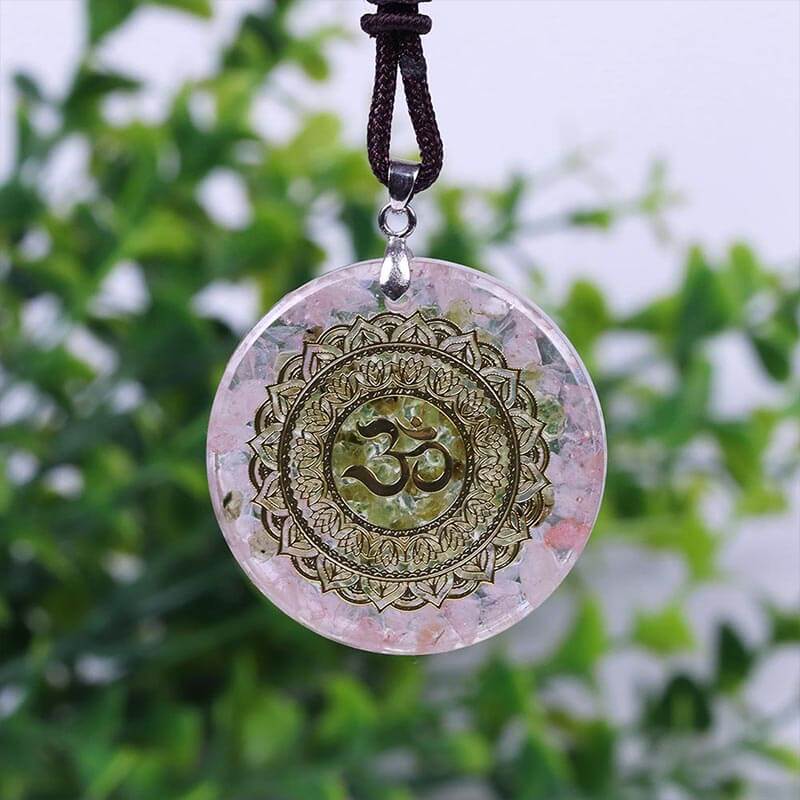 Orgonite pendentif Quartz rose - Olivine - Mandala Om | Achamana